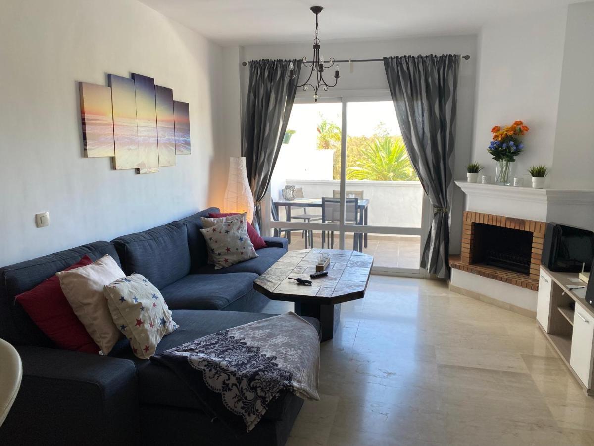Bahia De Casares Apartamento Estepona Exterior foto
