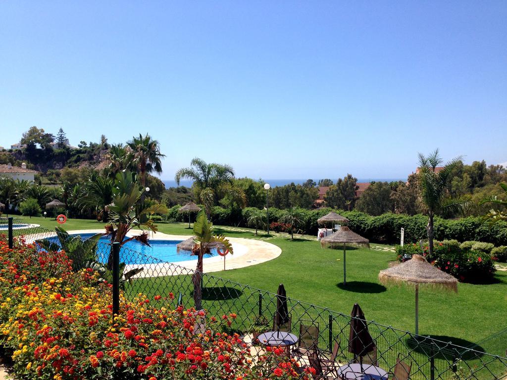 Bahia De Casares Apartamento Estepona Exterior foto