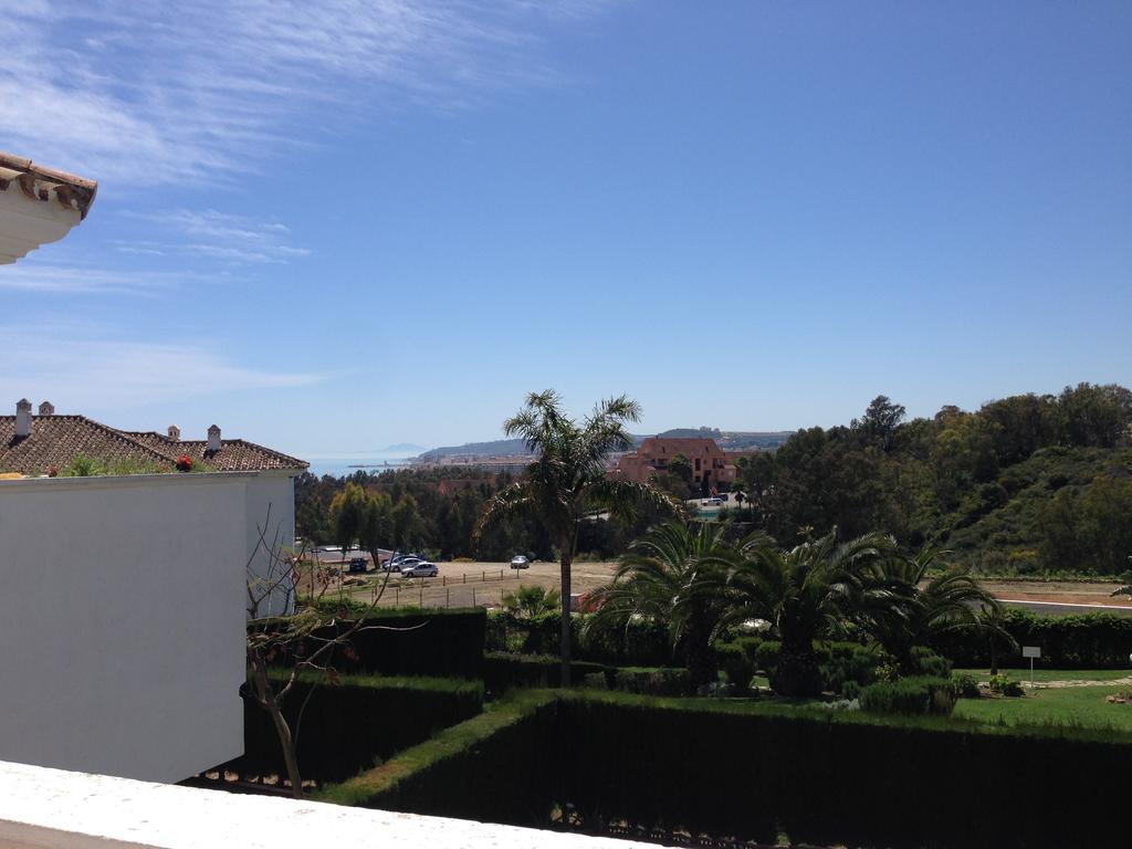 Bahia De Casares Apartamento Estepona Quarto foto