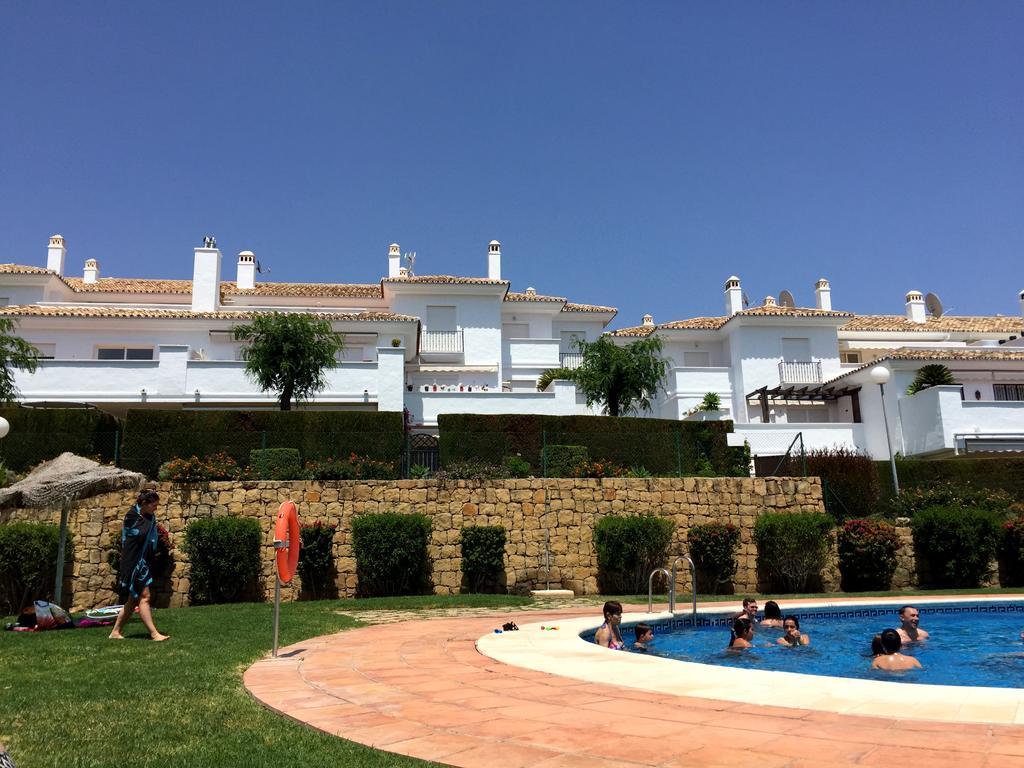 Bahia De Casares Apartamento Estepona Exterior foto